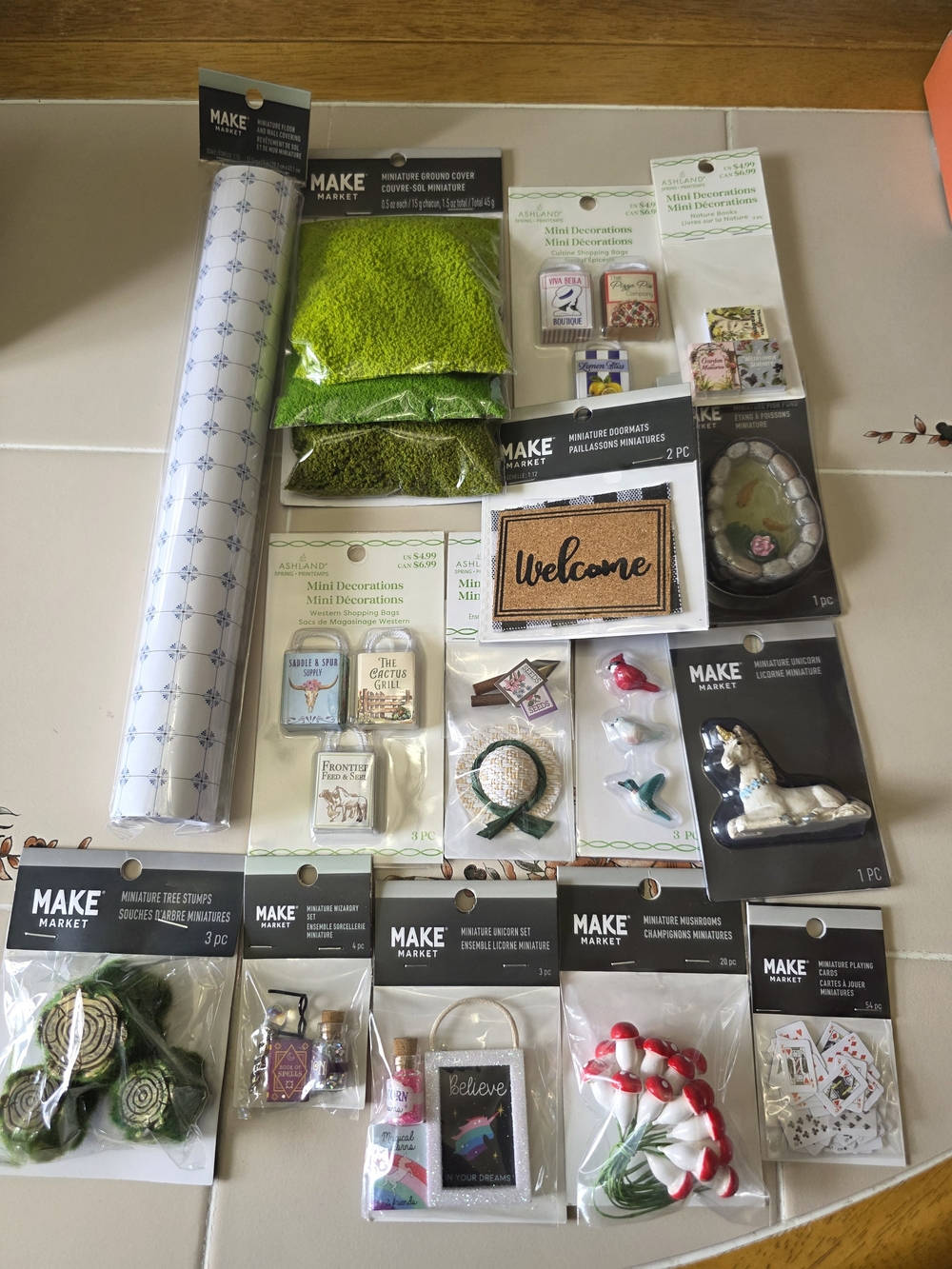 Makers Market Miniature Craft & Dollhouse Accents - Green, White, Brown